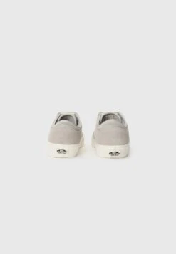 Vans ROWLEY UNISEX - Trainers - Light Grey/white 14 Vans ROWLEY UNISEX - Trainers - Light Grey/white -Vans Shop UK 039ebb0354d5486c95a8688e9e923d6f