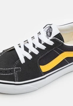 Vans Sk8-Low Unisex - Trainers - Raven/Freesia -Vans Shop UK 08ce4692040545ae93d732b17030c335