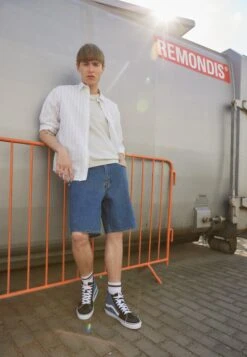 Vans Sk-Hi - High-Top Trainers - Navy -Vans Shop UK 0ac343c9eca9419187bce26d46383fad