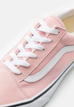 Vans Old Skool Unisex - Trainers - Powder Pink/True White -Vans Shop UK 0bb72cbb3676403abd43d608b7a4f6c5