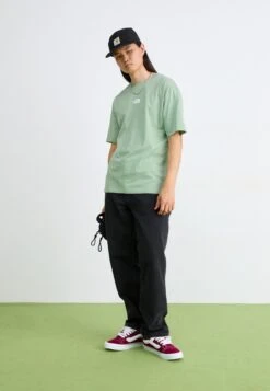 Vans KNU SKOOL UNISEX - Trainers - Rhododendron -Vans Shop UK 0d32b18bab734efdbce5bb162f4e3bdb