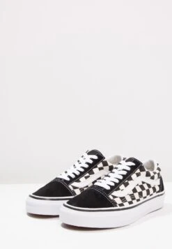 Vans Ua Old Skool - Trainers - Black/White -Vans Shop UK 0ee0ec43fdde4cdea7a4705e545f219b