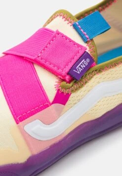 Vans Strker Ultimatewaffle Unisex - Trainers - Digital Dance/Transparent Yellow -Vans Shop UK 0f94427d8187460780ea3ec677847f41