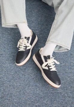 Vans LOWLAND CC UNISEX - Trainers - Vintage Phantom -Vans Shop UK 0fadaa3d821b41e181821e7dc628555e