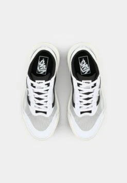Vans MTE ULTRARANGE 2.0 UNISEX - Trainers - White/black -Vans Shop UK 120c90312477488f983069c490a6bff9