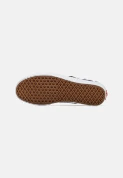 Vans Classic Slip-On Unisex - Slip-Ons 12 Vans Classic Slip-On Unisex - Slip-Ons -Vans Shop UK 123c1cae40824d9f9ffda9b16d599a70