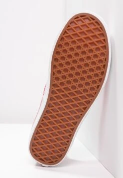 Vans Authentic - Trainers - Red -Vans Shop UK 1297b5efbb824c178926ab0e488b6792