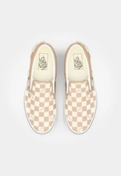 Vans CLASSIC SLIP ON UNISEX - Slip-ons - Dachshund -Vans Shop UK 12df2d3c21c64012975792e81469f2f7