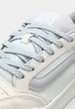 Vans HYLANE UNISEX - Skate Shoes - Ballistic White/white -Vans Shop UK 133859ddeec24048802f904577554cd2