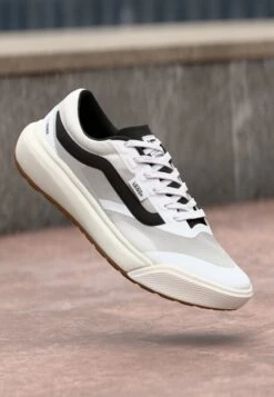 Vans MTE ULTRARANGE 2.0 UNISEX - Trainers - White/black