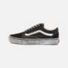 Vans Old Skool Unisex - Trainers - Stressed Black/White -Vans Shop UK 18e9b7de49d44c03b14bb0b7eeb7cf7d