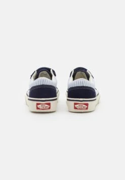 Vans Old Skool Unisex - Trainers - Peacoat -Vans Shop UK 1974b38aa0ad4c5f997b220f14dda64e