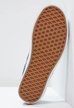 Vans Ua Classic Slip-On - Slip-Ons -Vans Shop UK 19ebd9e516bb4d7ea8dd153725979363