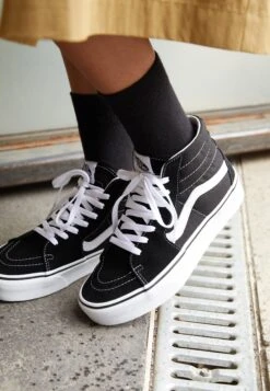 Vans Ua Sk8-Hi Platform 2.0 - High-Top Trainers - Black/True White -Vans Shop UK 19fd44f3053742fd81516b6f65801f1f