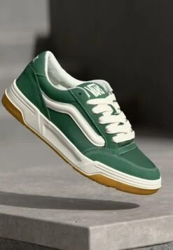 Vans HYLANE UNISEX - Skate Shoes - Green/marshmallow
