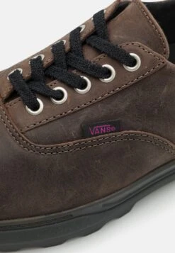 Vans ColfaxXknost Curren Unisex - Trainers - Olive/Black -Vans Shop UK 1d2b4a9aed7a43319350106508f3ef88