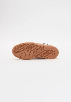 Vans CRUZE 3.0 UNISEX - Trainers - White/gum -Vans Shop UK 1ece393543954288ac3ae5abbdb4fb15