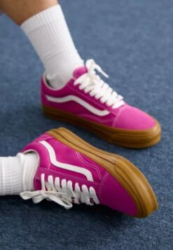 Vans PREMIUM OLD SKOOL UNISEX - Trainers - Black/white -Vans Shop UK 2192fca7c88f40f4b5519d64c4381573 1