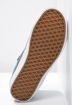 Vans Sk-Hi - High-Top Trainers - Navy -Vans Shop UK 22905f7b4a594739aa1c9361c0c56b56