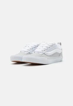 Vans KNU SKOOL UNISEX - Skate Shoes - White/red -Vans Shop UK 23592ce20a8b4bcf871d4245cf961f62