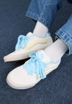 Vans KNU SKOOL UNISEX - Trainers - Glow White/blue -Vans Shop UK 23f6f1eadb3b4022823c77b19c790577