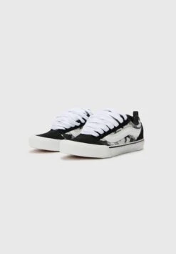 Vans KNU SKOOL UNISEX - Trainers - Black/white -Vans Shop UK 268604489fcc4f76bd4c0a9efcc11e36