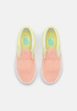 Vans Classic Slip-On Unisex - Trainers - Pastel/Multi-Coloured/White -Vans Shop UK 27e639a3288143a9b9cd6011541f3fcb