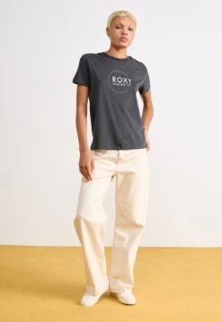 Vans AUTHENTIC LOWPRO - Casual Lace-ups - Off White -Vans Shop UK 297912766ba2433ab7166a1cd5bb8539