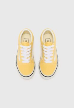 Vans OLD SKOOL UNISEX - Trainers - Banana Cream -Vans Shop UK 29a6812d9ee94b0da6d3bb9610785438