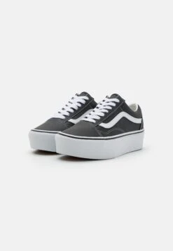 Vans Old Skool Stackform - Trainers - Black/True White -Vans Shop UK 29d9b434a23443e1b8f7b6c1ec79810c