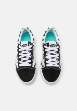 Vans Ua Old Skool Overt Cc - Trainers - Black/White -Vans Shop UK 2aa4ffaa37224d1db4130de0626e8af2