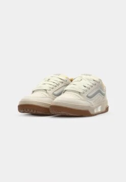 Vans HYLANE UNISEX - Skate Shoes - Vintage Marshmallow 25 Vans HYLANE UNISEX - Skate Shoes - Vintage Marshmallow -Vans Shop UK 2c0d39bd64844ec5b3a4ab1c252b749e