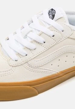 Vans ROWLEY CLASSIC UNISEX - Trainers - Marshmallow/white -Vans Shop UK 2d32eaeebf364d26a6c8fd2f32f49dd3