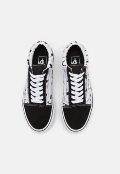 Vans Old Skool Unisex - Trainers - Black -Vans Shop UK 31e6fe389e9f4031bf78a63b4cd6a455
