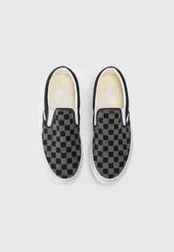 Vans CLASSIC - Trainers - Black -Vans Shop UK 320a08e6e3904b04a4e927cbcd36e8ce