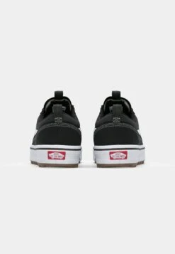 Vans MTE OLD SKOOL UNISEX - Trainers - Black/white -Vans Shop UK 321bae21f7064a7f8f008d87211605b3
