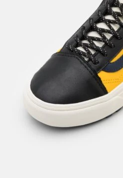 Vans Old Skool Mte-1 Unisex - Trainers - Varsity Black/Spectra Yellow -Vans Shop UK 35059016bc49461ba29f532d920d56f2
