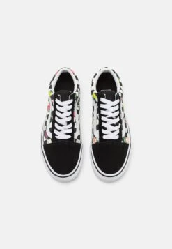 Vans Old Skool Unisex - Trainers - Black/White 13 Vans Old Skool Unisex - Trainers - Black/White -Vans Shop UK 352ab731f1414b74b77b382e8fdaef94