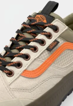 Vans MTE OLD SKOOL UNISEX - Trainers - Taupe/orange -Vans Shop UK 356494ea7a8542bfb639a56c00532027
