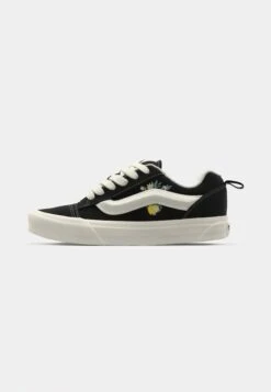 Vans KNU SKOOL UNISEX - Skate Shoes - Black -Vans Shop UK 360157bda86149959483e3e26dc08ebc