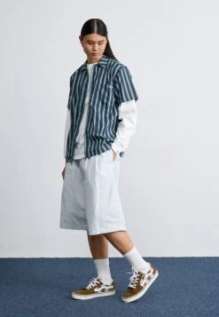 Vans SK8 LOW UNISEX - Trainers - Brown -Vans Shop UK 364cd71441f349f39694be96e35cb114