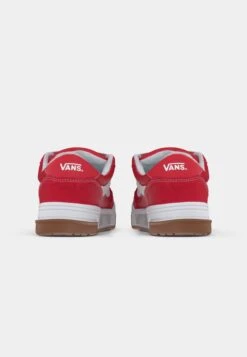 Vans HYLANE UNISEX - Skate Shoes - Red -Vans Shop UK 3933e931266149d7a828ca4c0453e2f4