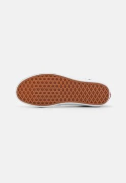 Vans Old Skool Unisex - Trainers - Black -Vans Shop UK 39f26aacc31143b9bdeba9aea48e5d9e