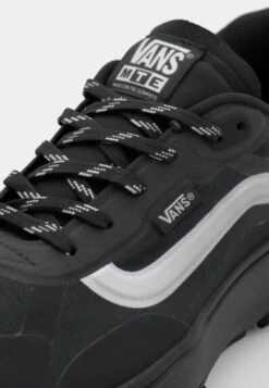 Vans MTE CROSSPATH UNISEX - Trainers - Reflective Black -Vans Shop UK 3a5ed73e8d274b8d9f4301ef2c35b77e
