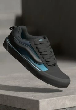 Vans KNU SKOOL UNISEX - Skate Shoes - Black/blue