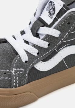 Vans Sk8-Hi Zip Unisex - High-Top Trainers - Grey/True White -Vans Shop UK 3d9e198ef90b4a7b80fd14adb681a58d