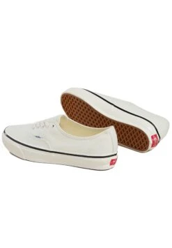 Vans Trainers - Bianco -Vans Shop UK 3e269dc45dd8452e8a8b603049f0b5e2