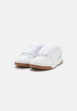 Vans HYLANE UNISEX - Skate Shoes - White -Vans Shop UK 3f956608b4ae4c038cc90c089d9eebcc