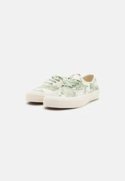 Vans Authentic Convert Vr3 - Trainers - Green -Vans Shop UK 40c748cb37214aa799f843d8f51ec5da