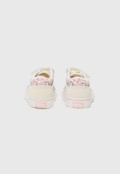 Vans OLD SKOOL V UNISEX - Trainers - Marshmallow Pink 22 Vans OLD SKOOL V UNISEX - Trainers - Marshmallow Pink -Vans Shop UK 43716e42a04c439898d41c97c7f36b85